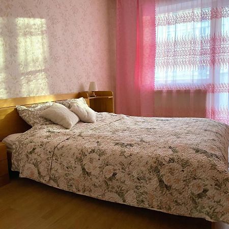 Spacious 3-Room Apartment & Parking Riga Luaran gambar