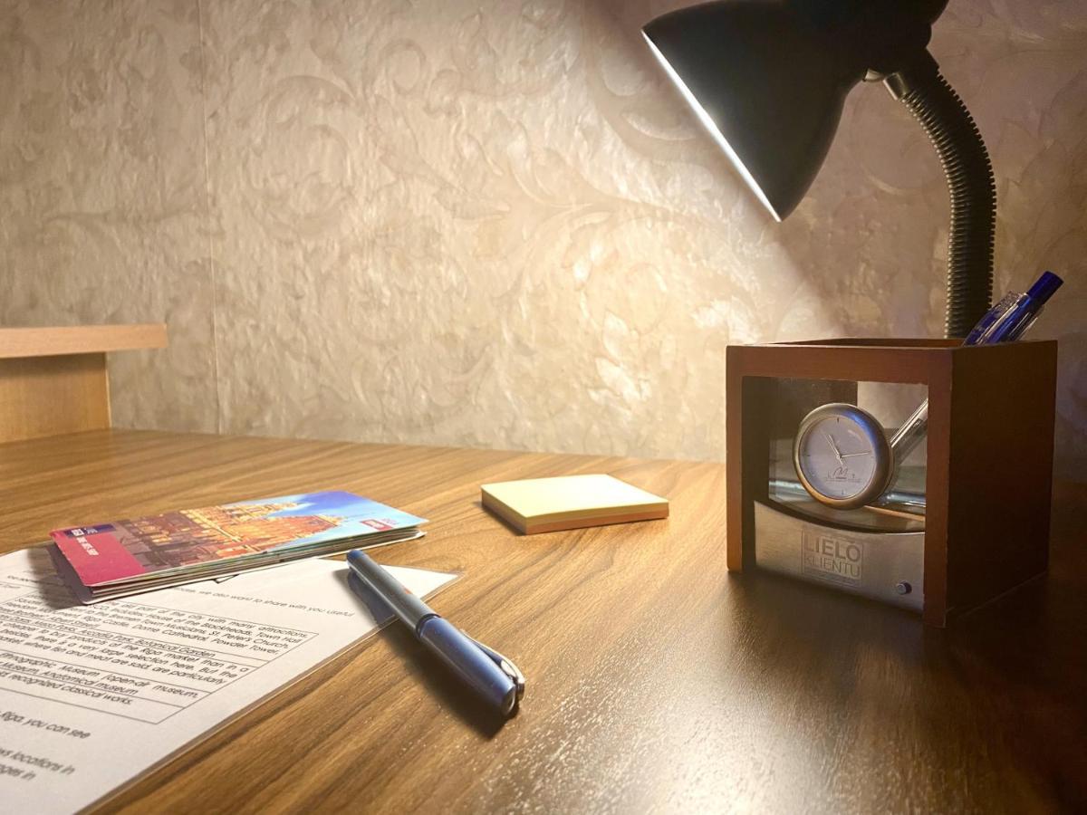 Spacious 3-Room Apartment & Parking Riga Luaran gambar